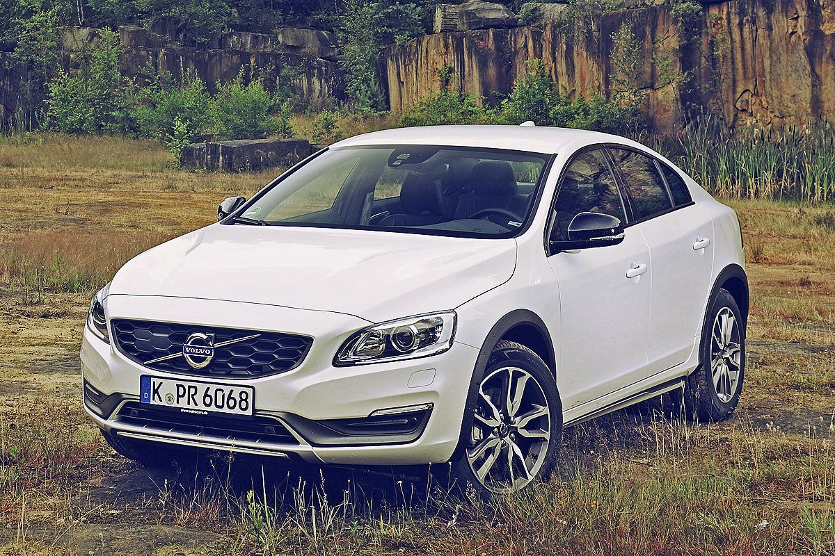 Volvo s60 2015. Вольво s60 Cross Country. Volvo s60 Cross Country 2015. Volvo s60 2015 белый. Volvo s60 Cross Country 2017.