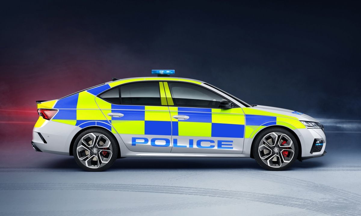 Škoda adapts the new Octavia RS to UK police emergency transport