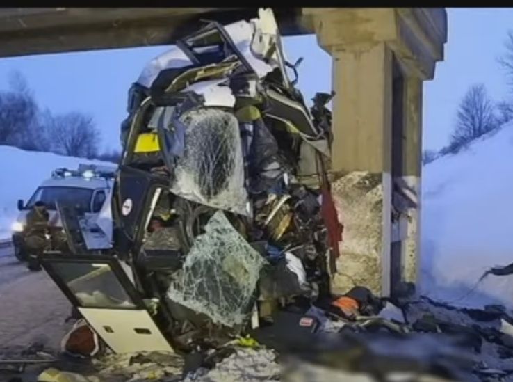 Five people killed and 21 more injured in bus crash in Russia (+ VIDEO)