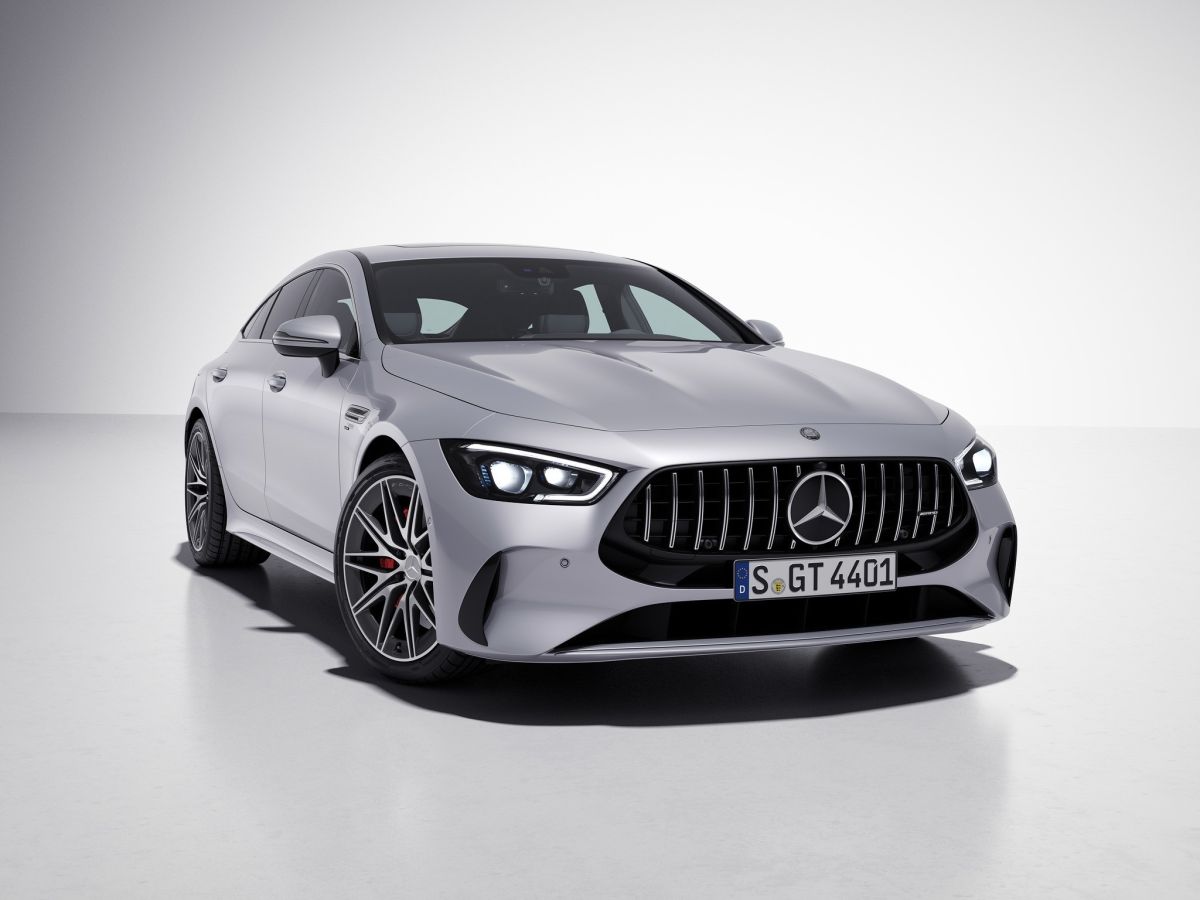 “Mercedes-AMG GT Coupe: Modernized Six-Cylinder Version with New Design Bumpers”