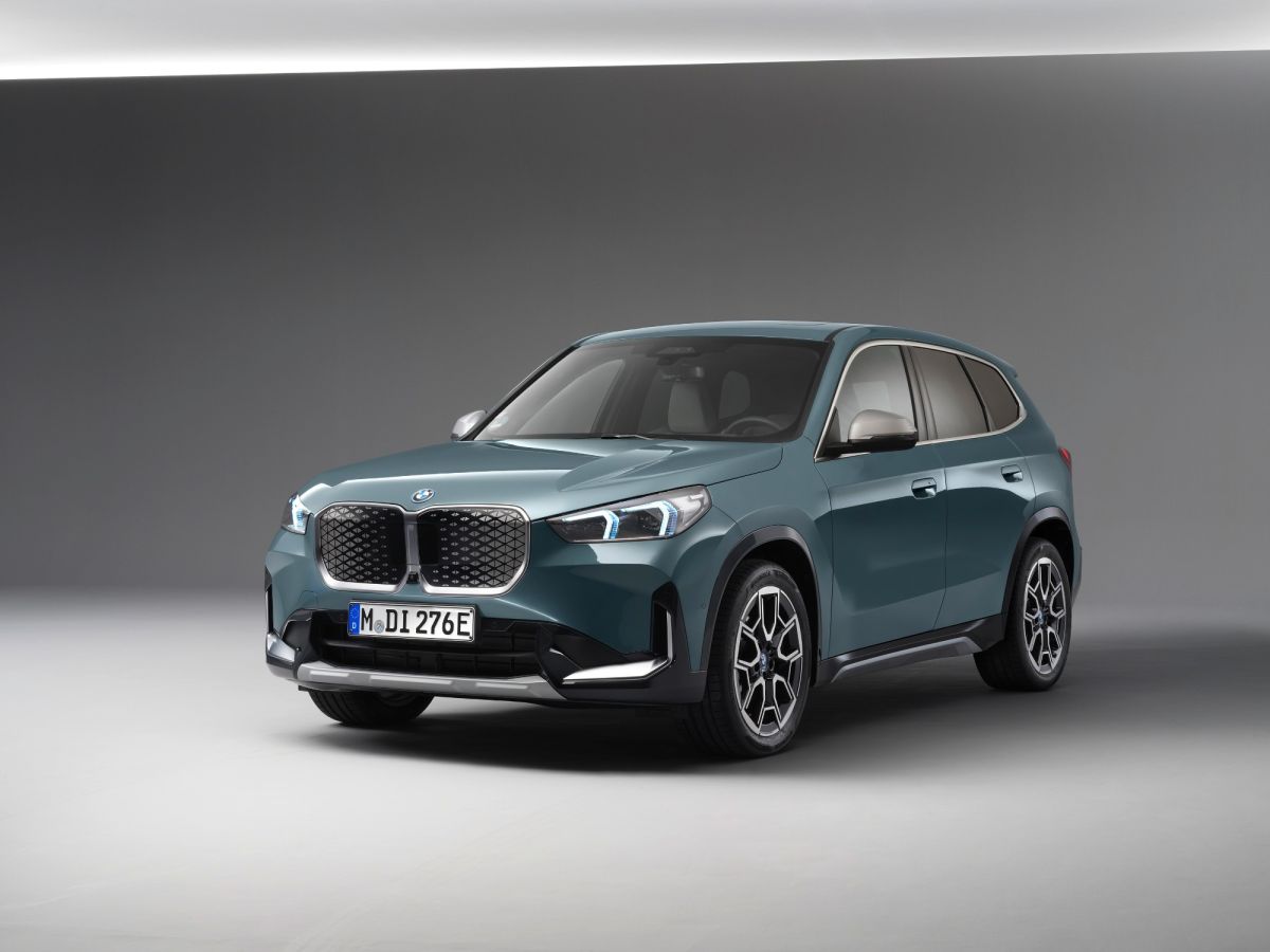 Affordable BMW iX1 Crossover: Front-Wheel Drive eDrive20 Added to Model Range