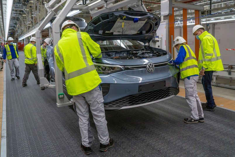 Volkswagen Halts Electric Car Production in Emden due to Parts Shortage