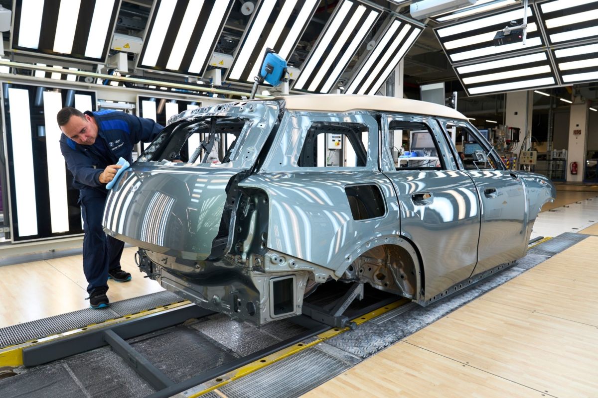 BMW’s Leipzig Plant Invests 700 Million Euros for Mini Countryman Production and E-Mobility Expansion