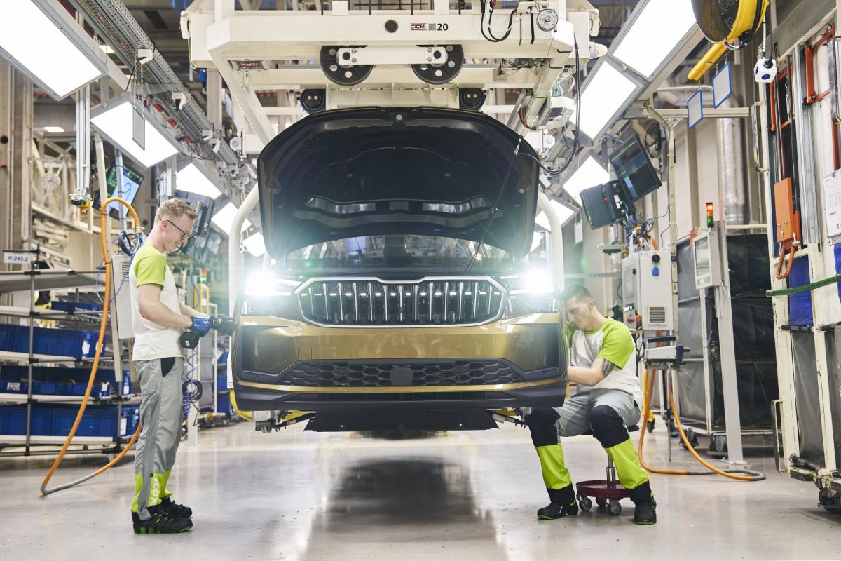 Škoda Begins Production of Second Generation Kodiaq Crossover with Plug-in Hybrid Modification