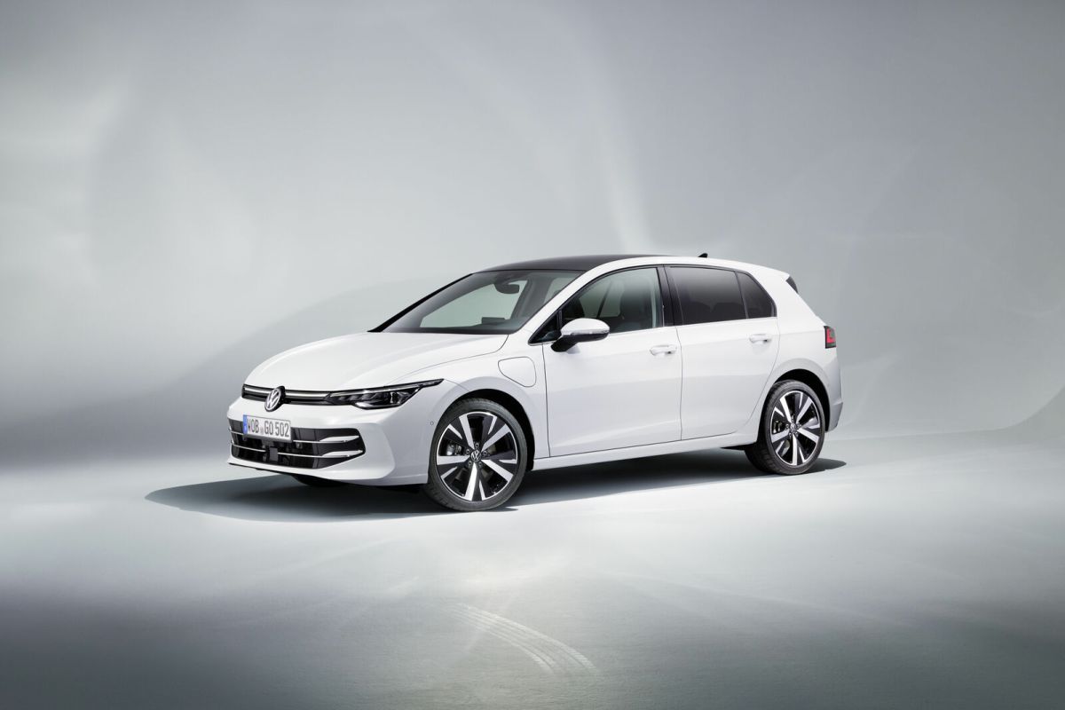 Volkswagen Golf Pre-Sales: Modernized 8th Generation Model Now Available