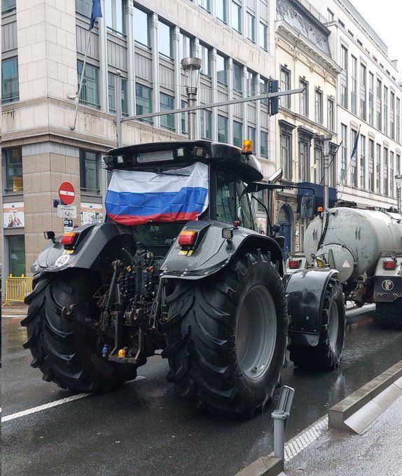 European Farmers Rally in Brussels Against EU Agricultural Policy: Tractor Protests and Tensions Escalate