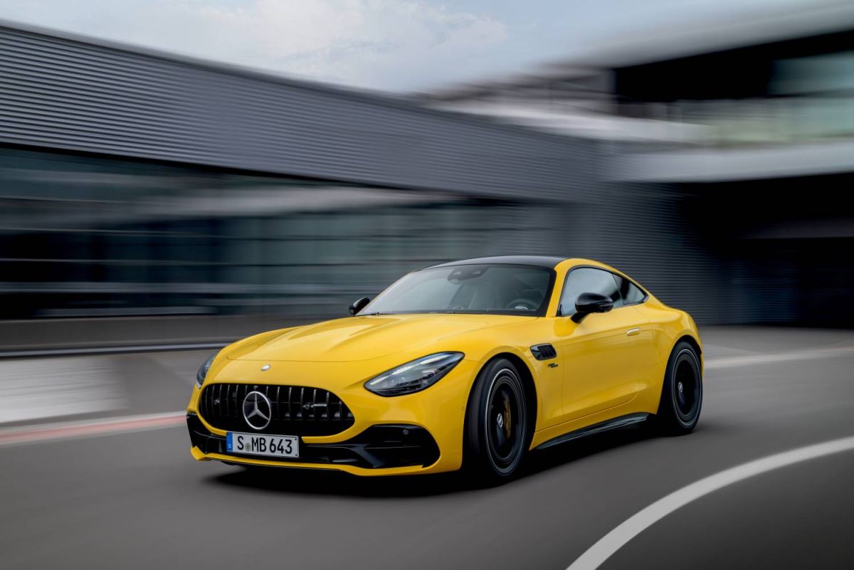 Mercedes-AMG GTには4気筒エンジンバージョンも登場（+写真）