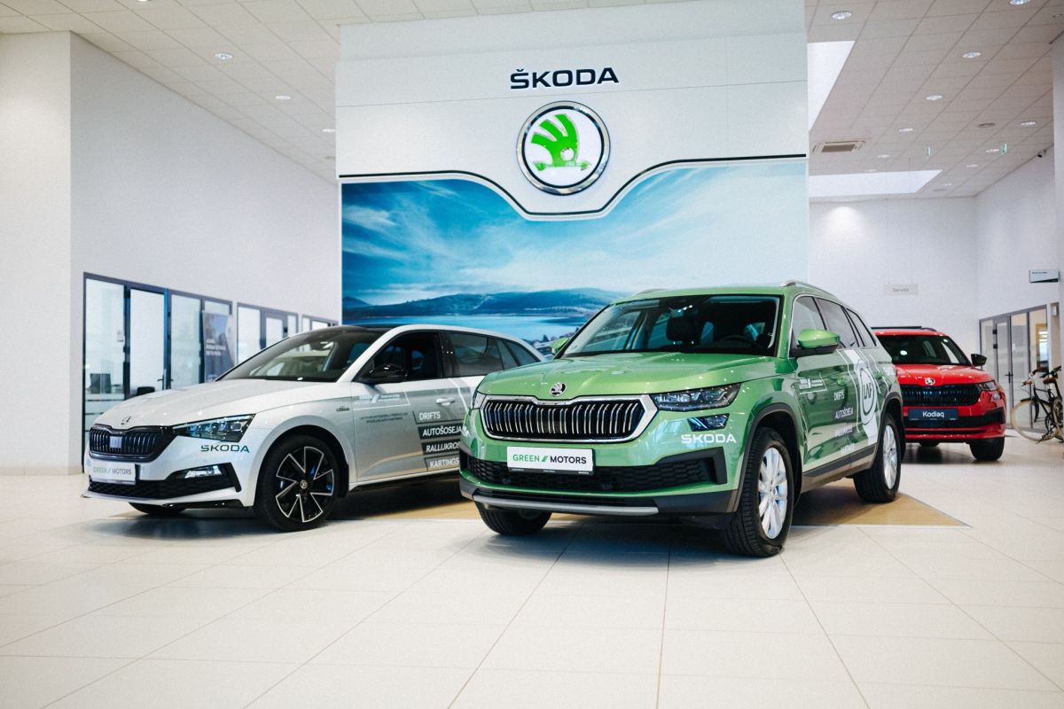 Latvian Automobile Federation Receives New Škoda Cars from Green Motors for 2024 Motorsport Season