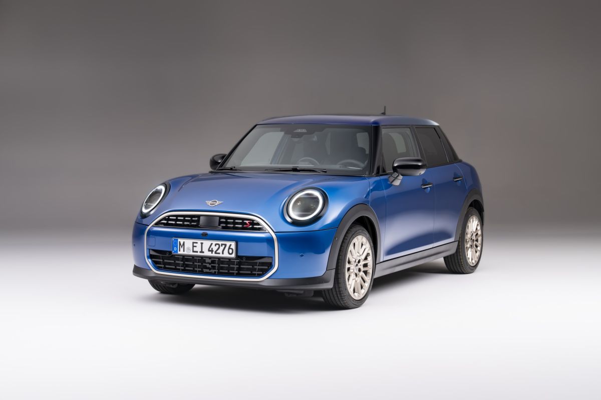 MINI Cooper には 5 ドア バージョンもあります (+ 写真)