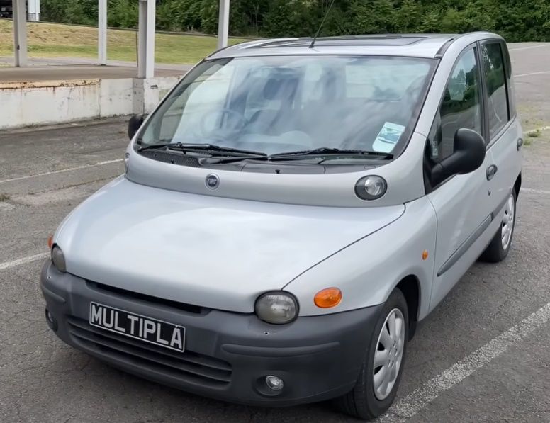 Auto Multikas Kāds to tomēr nopirka – šogad reģistrēts jauns, taču pirms 14 gadiem ...
