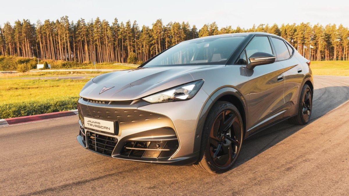 Cupra Tavascan は、毎年恒例の Cupra Summit 2024 フェスティバルで発表され、販売されています (+ 写真)