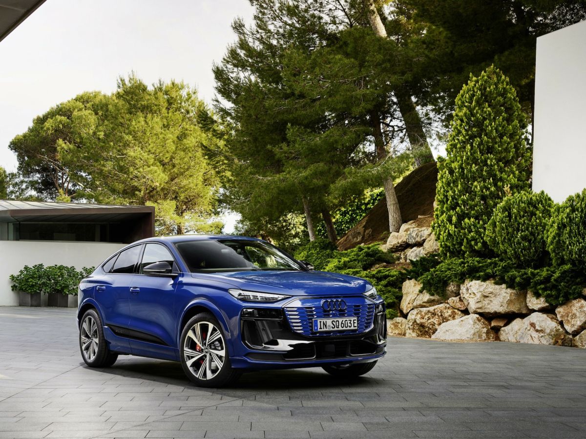 最大 489 馬力、最大 656 km – アウディが Audi Q6 Sportback e-tron を発表 (+ 写真)