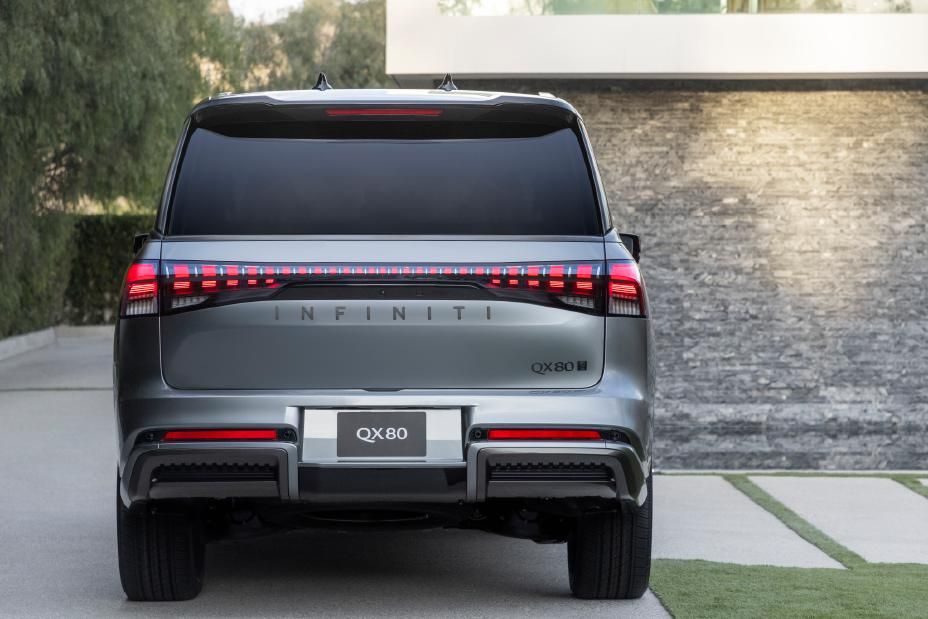 バックカメラなしではいられない – インフィニティ、米国で QX80 SUV の納入を停止