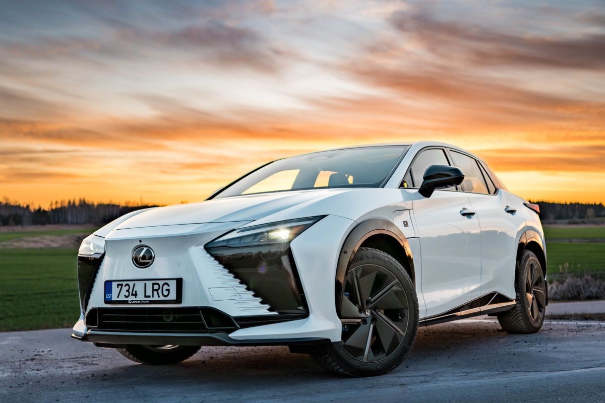 Visi komentāri: Lexus RZ 550e Test Review with Photos – iAuto