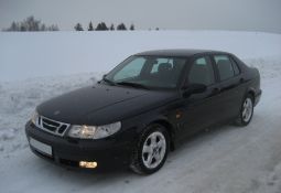 Sveiki, nolēmu dalīties pieredzē par savu pirmo SAAB markas auto ar neliela referāta palīdzību. Iepriekš esmu braucis ar Audi, Vw un diviem BMW markas auto, jāatzīst esmu bavārijas auto un klasiskās p