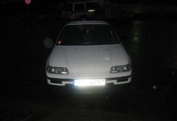 . pirms 3 menesiem iegadajos baltu Hondu CRX. ar no rupnicas 131HP. 1.6 16v motors. Bez extraam, mazins un jaudiigs t.b. kartings ar jumtu un kautko liidziigu atspereem. Pa brugji braucot biju gaidiij