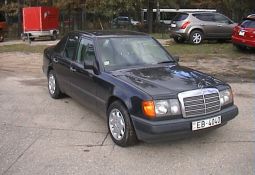 Nju taa liekas laiks ieraxtīt kādu rindinju par savu auto. Lietoju jau pusgadu,nopirkts tika ar tikko izietu TA, OCTA uz 6 mēnešiem un visādiem prichendāļiem, kaa ziemas riepas signalizācija..:) Pirku