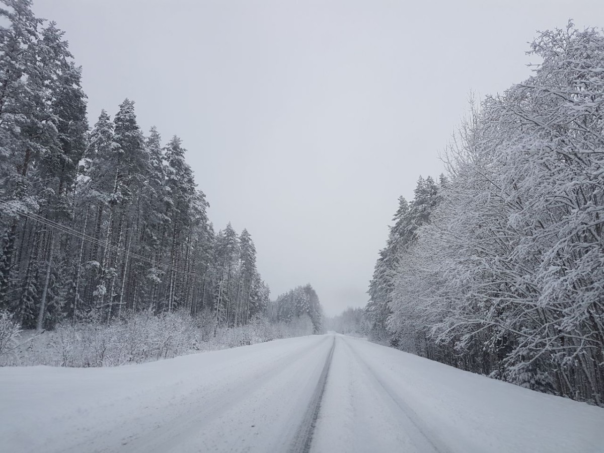 Winter Road Conditions in Latvia and Estonia: A Driver’s Experience and Comparison