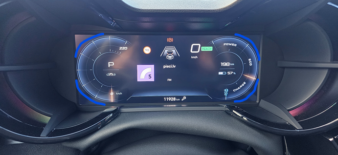 Attēls, kurā ir automašīna, mērierīce, spidometrs, auto audiosistēma</p><p>Mākslīgā intelekta ģenerēts saturs var būt nepareizs.