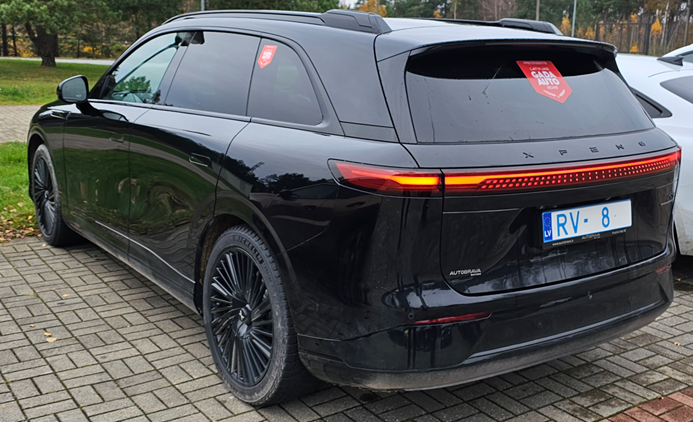 Attēls, kurā ir transportlīdzeklis, sauszemes transportlīdzeklis, ritenis, ārpus telpām
</p><p>Mākslīgā intelekta ģenerēts saturs var būt nepareizs.