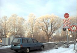 Auto nopirku no skolasbiedra 2004.g. aprīlī par EUR 2250,-. Latvijā viņš bija pirmais a/m īpašnieks, auto ievests 02-2003. Dzinējs X16SZ mono inžektors, īpatnība - dzinējs ir bez klasiskās augstsprieg