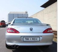 3 litru 24 vārstu V6 motorītis, 207 zirgi. Pininfarina darinājums. Kaut arī veidots tipa uz parastā 406 bāzes, virsbūve ir pilnīgi oriģināla. Par laimi ritošā visa ir tā pati kas parastajam 406, nav n