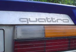 nesen pardevu savu audi, bija braukts kadu pus gadu,labi braukts, motors kalpoja godam kaut bija 2.0 ,motora parsegu atveru reizi menesi,parbaudit eļļas līmeni, ka vienmer viss normā ,ja nē nedaudz pa