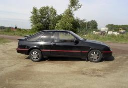 Taa nu sheit lasot, noleemu uzraxtiit arii pats par savu auto. Saakshu ar to, ka mashiinu iegaadaajos pa 300ls 2002. gada vasaraa no kaadas sievietes. Kad auto nopirku tas nebija tik labaa staavoklii.